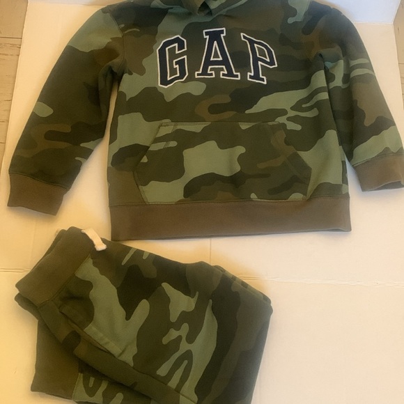 GAP Jogger Set - Picture 6 of 7